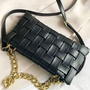 Black Oversized Weave With Gold Chain Shoulder/crossbody Bag. NWOT